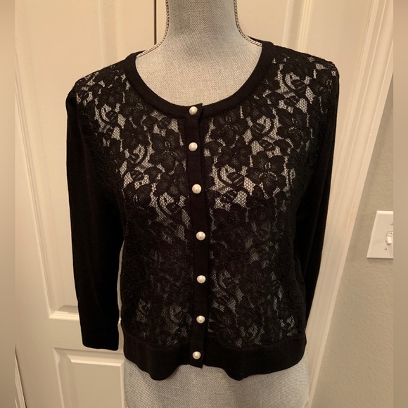Karl lagerfeld ladies lace front pearl buttons shrug sweater size large - Picture 1 of 5
